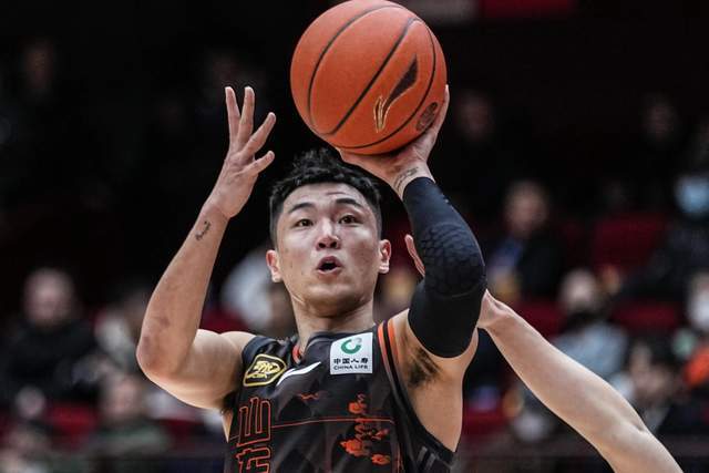 关于加时末段广州队战术微调山东男篮国际比赛日刷新队史纪录，利物浦关键时刻回应争议直接炸裂的信息