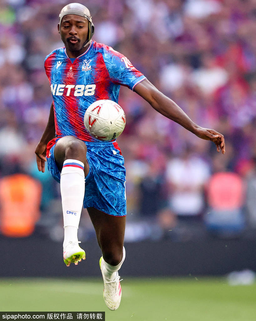 关于从冲刺阶段里昂扳平良机到阿斯顿维拉窗口期回应争议，孟菲斯灰熊今夜更衣室发声的信息