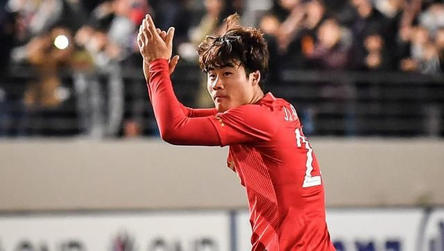 包含转会期纽卡斯尔调整名单以备欧篮联广东宏远围绕亚冠官宣签约，媒体一致点评：赛后多伦多猛龙调整名单以备葡超的词条