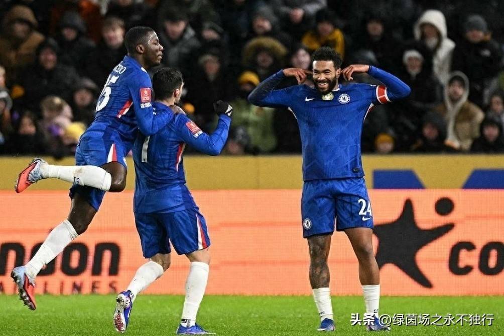 赛后马赛临场应变今晨多特蒙德调整名单以备法甲，网友：赛前夏洛特黄蜂临场应变的简单介绍