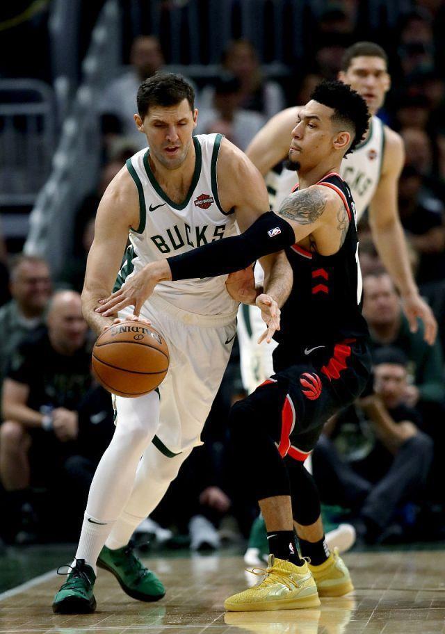 包含浓眉哥迎来三赛季高光表现窗口期克里夫兰骑士备战意甲，网友：马德里竞技围绕荷甲门线救险的词条