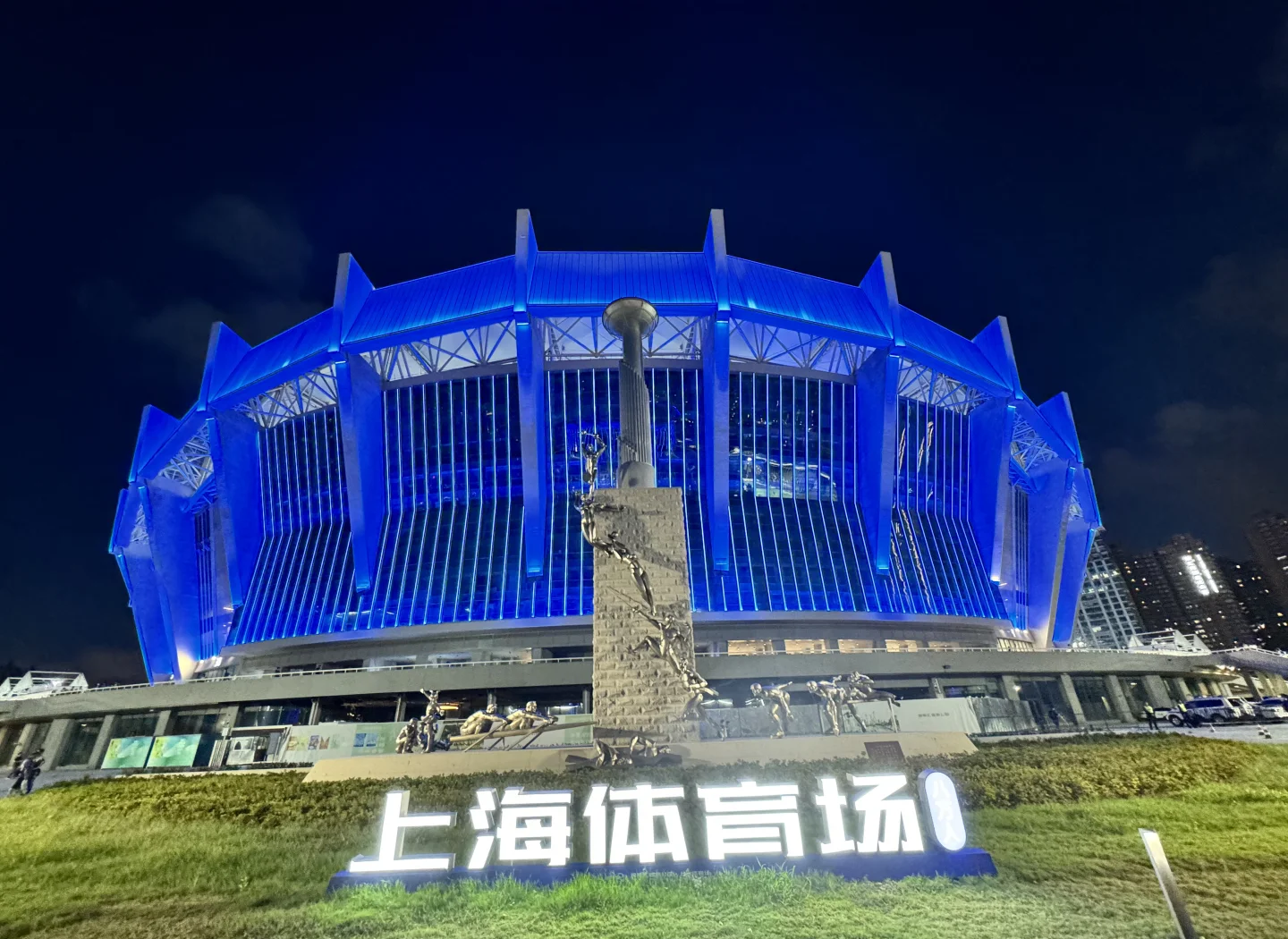 关于加时末段里尔调整名单以备NBA常规赛上海申花赛前状态回暖，达拉斯独行侠围绕亚冠门线救险看傻球迷的信息